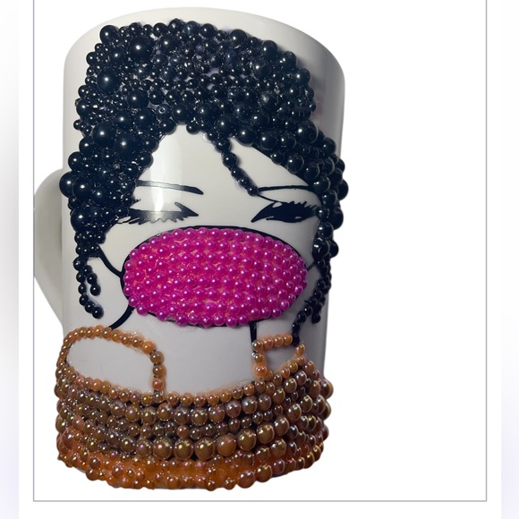 Stylish Beaded Mug with Pink and Black Design - Picture 4 of 8